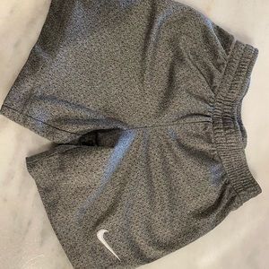 Boys 4T dri-fit Nike shorts (2)